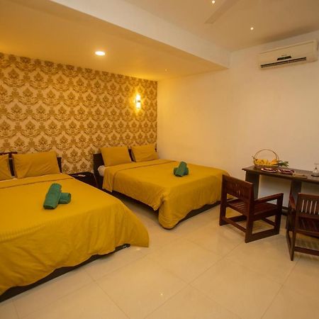 Hotel Eden Garden Σιγκιρίγια Εξωτερικό φωτογραφία