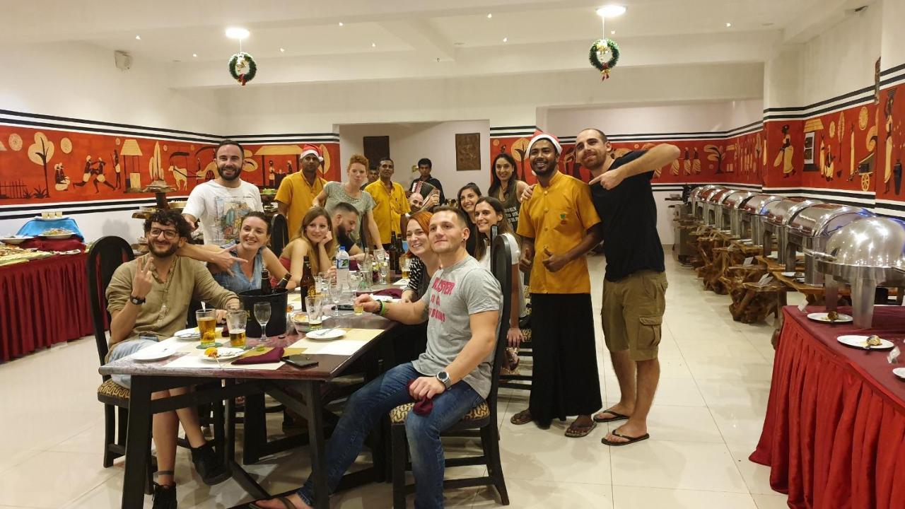Hotel Eden Garden Σιγκιρίγια Εξωτερικό φωτογραφία