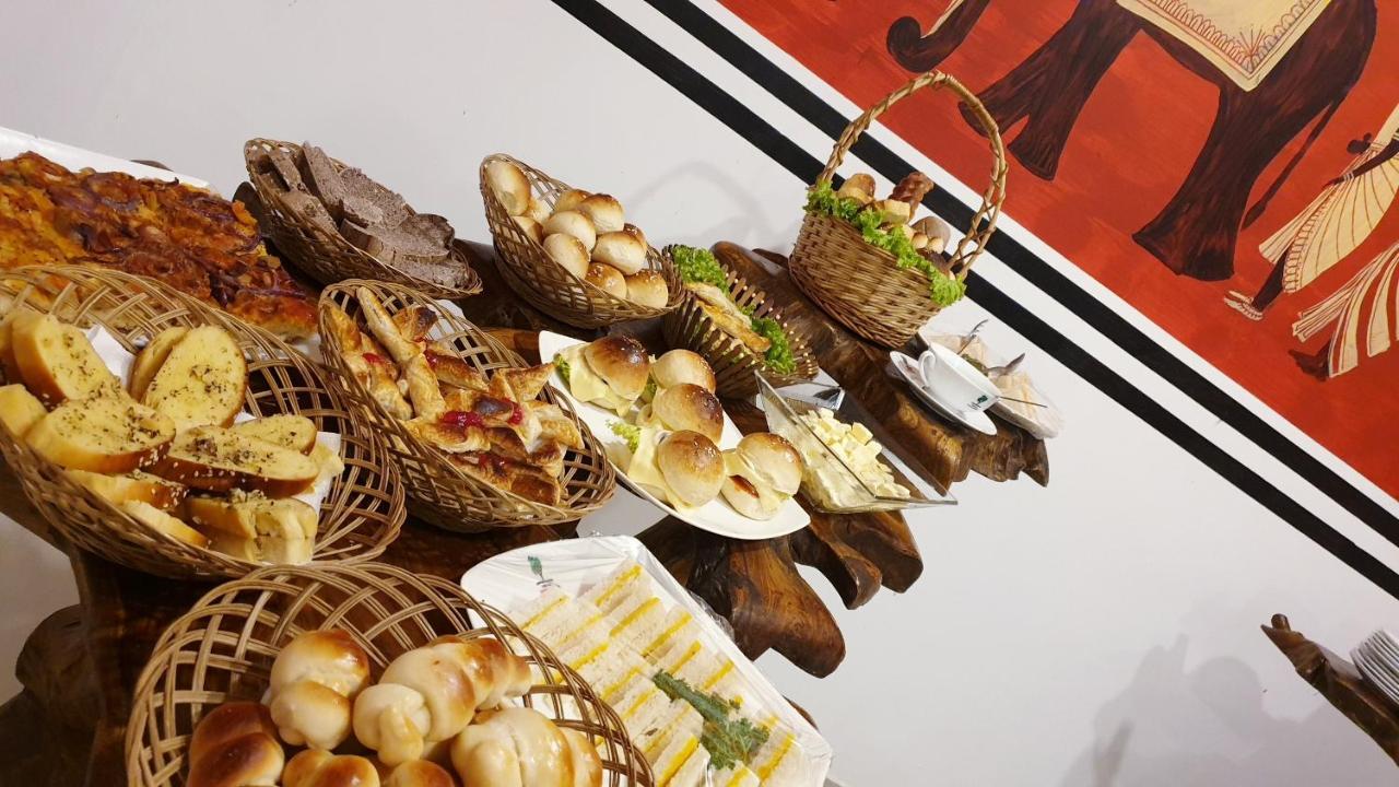 Hotel Eden Garden Σιγκιρίγια Εξωτερικό φωτογραφία