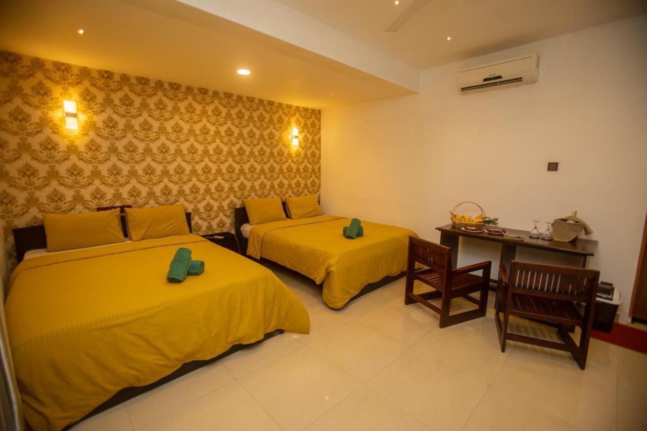 Hotel Eden Garden Σιγκιρίγια Εξωτερικό φωτογραφία