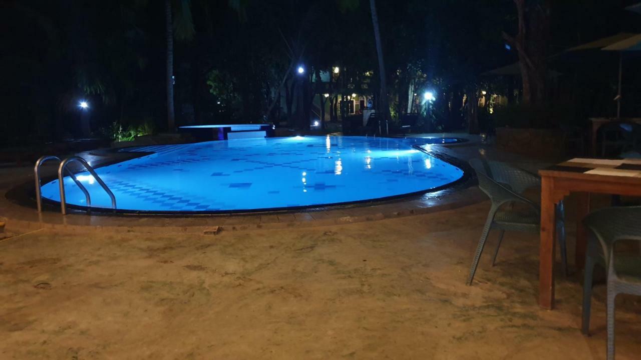 Hotel Eden Garden Σιγκιρίγια Εξωτερικό φωτογραφία
